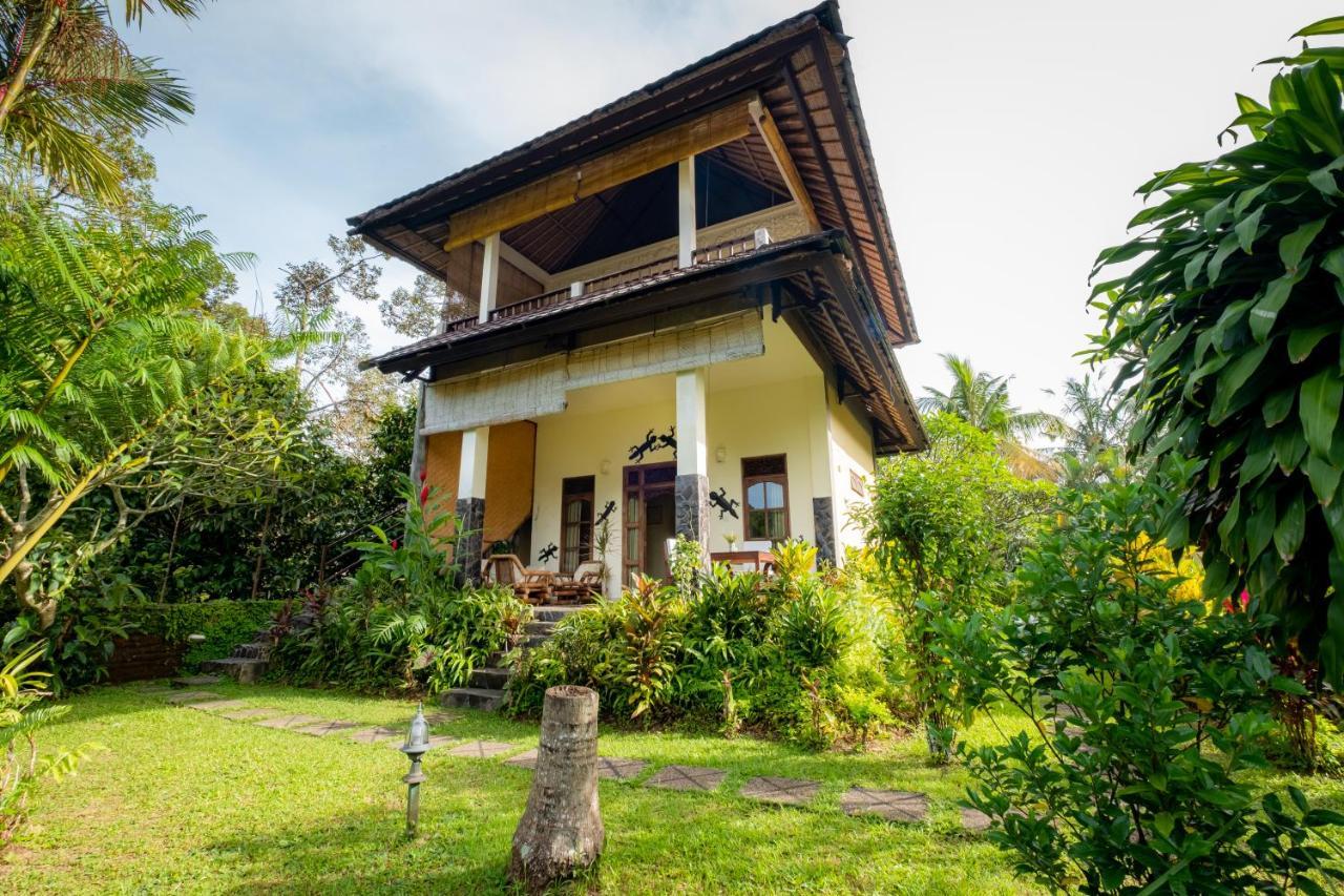 Villa Manuk Singaraja Buitenkant foto