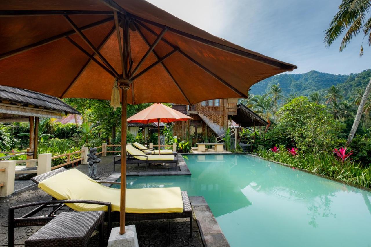Villa Manuk Singaraja Buitenkant foto