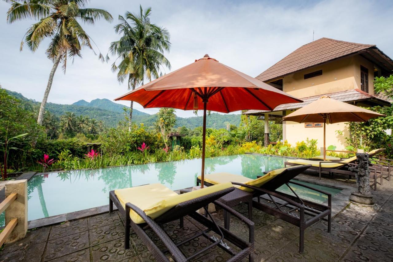 Villa Manuk Singaraja Buitenkant foto