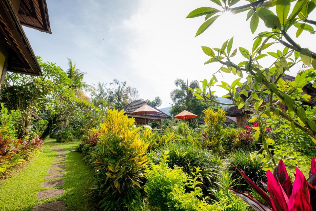 Villa Manuk Singaraja Buitenkant foto